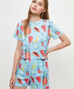 TRENDYOLMİLLA Mavi Meyve Desenli Örme Pijama Takımı THMSS21PT1349