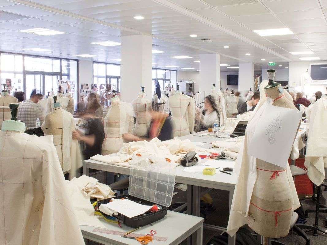 گارگاه دانشگاه مد Ecole de la Chambre Syndicale de Couture